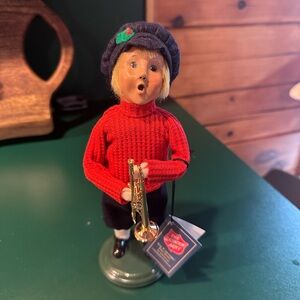 Salvation Army Caroler Figurine with Trumpet 🎺🎄